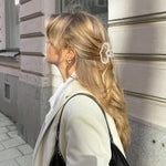 MAYCREATE 8Pcs Pearl Hair Claw Clips French Twist Hair Claw Clips Heart Shaped Pearl Embellished Hair Claw Clips Bridesmaid Hair Claw Clips Bridal Pearl Hair Claw Clips Gift for Girls