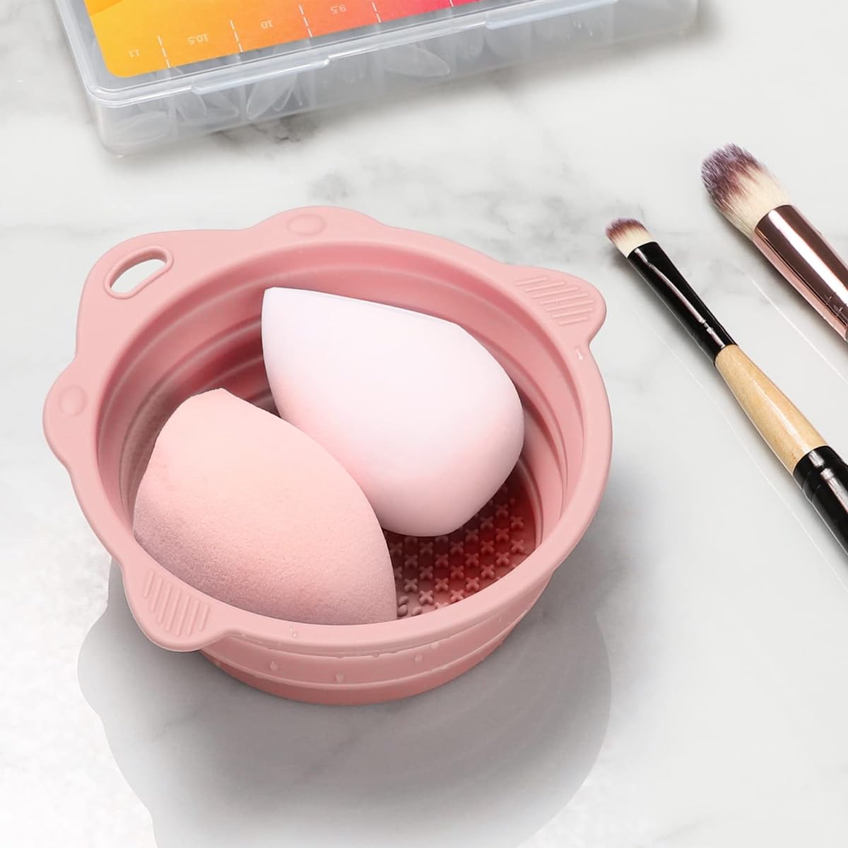 MAYCREATE Mini Makeup Brush Cleaner Bowl Silicone Makeup Brush Cleaning Basin 5.5 Inches Collapsible Cleaner Bowl for Makeup Brushes, Beauty-Blender Sponge Removing Residual Foundation