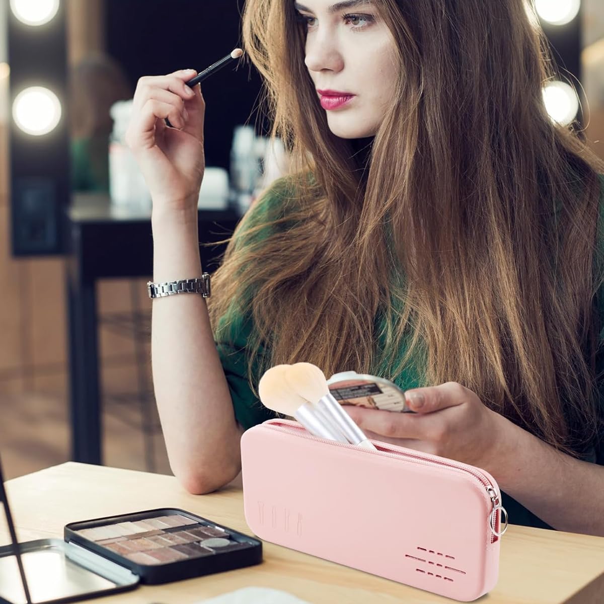 MAYCREATE Makeup Brush Holder Silicone Travel Cosmetic Makeup Brush Pouch Zipper Makeup Brush Organizer Portable Make Up Brushes Bag for Travel Dustproof Beauty Tool - Pink