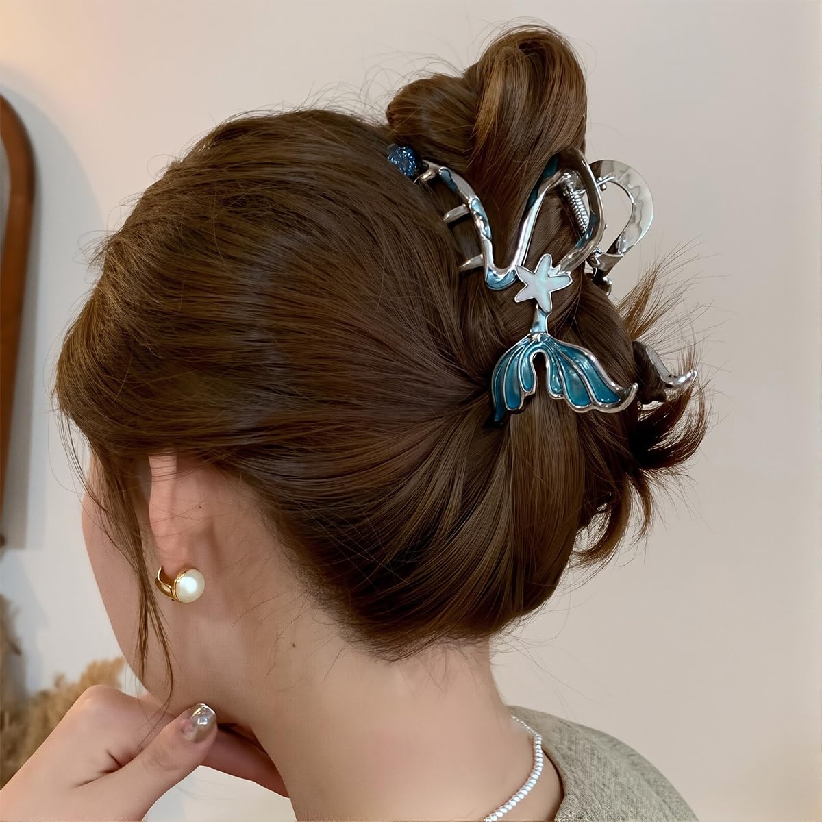 MAYCREATE Hair Claw Clip for Women with Mermaid Tail Design and Silver Alloy Finish | Elegant Styling Accessory