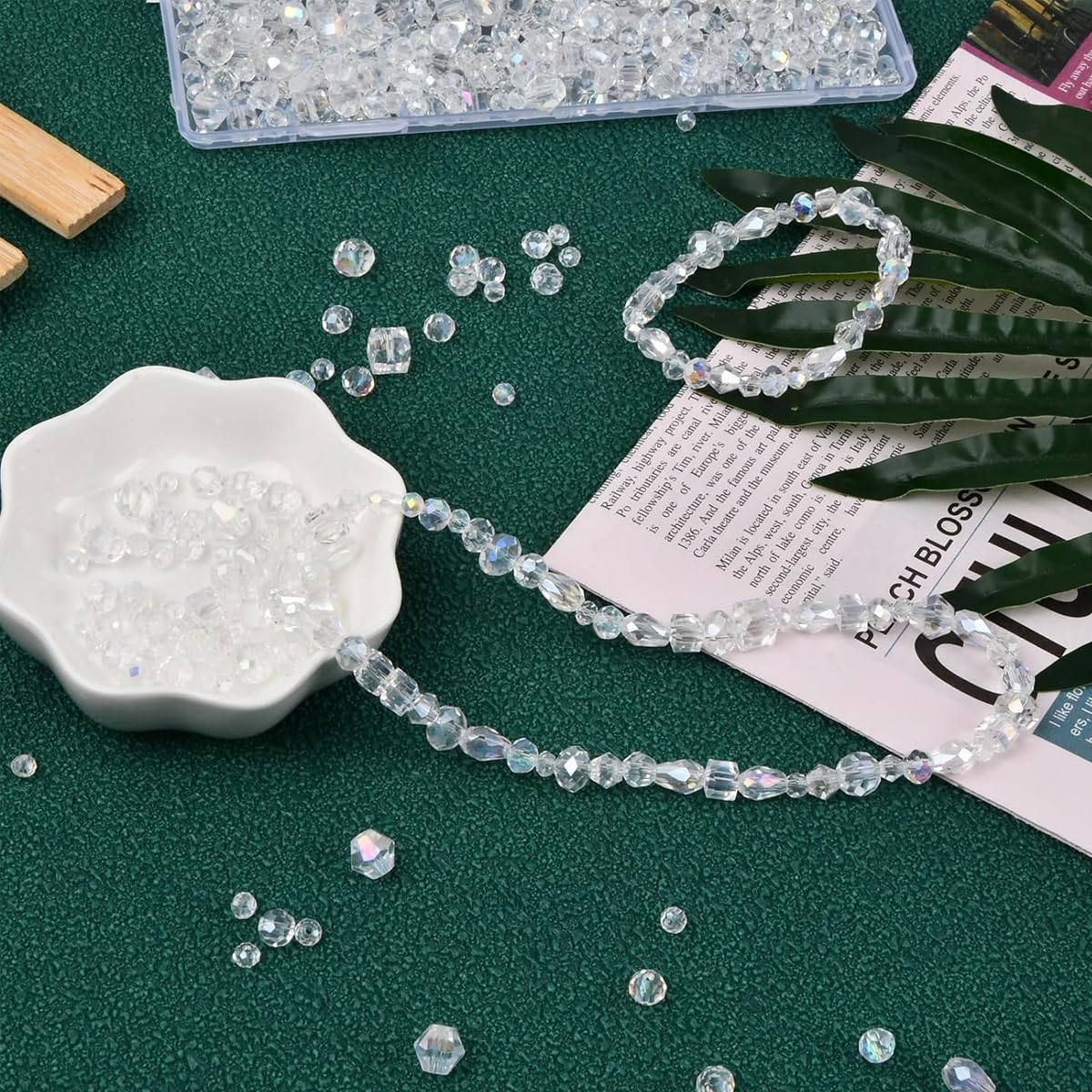 MAYCREATE 600PCS Glass Beads, Crystal Beads for Jewelry Making Crystal Glass Crystal Beads Rainbow for Jewelry Making Crafts DIY Necklace Bracelet Making Kit Crystal Beads