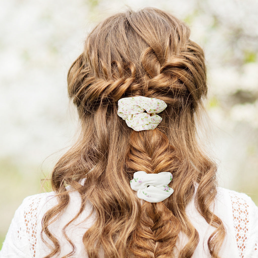 MAYCREATE 5Pcs Floral Scrunchies for Girls Women Elastic Hair Scrunchies Hair Ties Fabric No Tangle Hair Ties Fashion Hair Accessories Gift for Girls