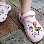 MAYCREATE® 105PCS Cartoon Random Shoe Charms and Pins Cute for Sandals Decoration Women Boys Girls Clog Accessories Party Favor