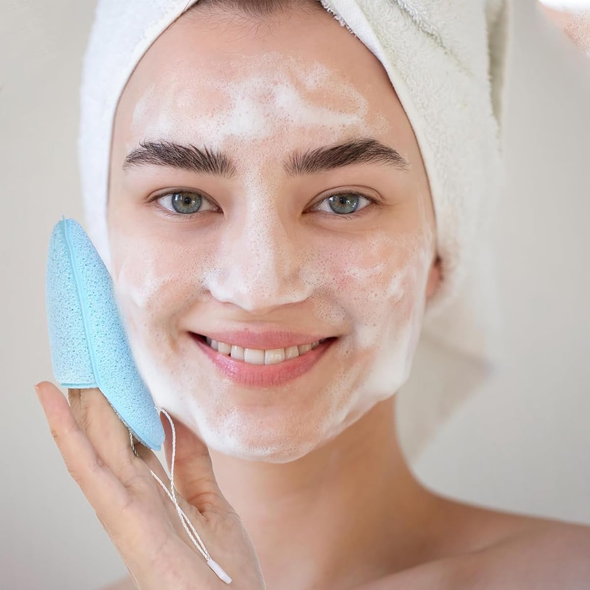 MAYCREATE Facial Sponge for Deep Cleansing and Makeup Removal featuring Finger Sleeve Grip | 6pcs Reusable Plant-Based Pads 7x9.7cm