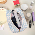 MAYCREATE Makeup Bag for Travel and Home Use with Soft Zipper | Blue Floral 20.5x9x9.5cm