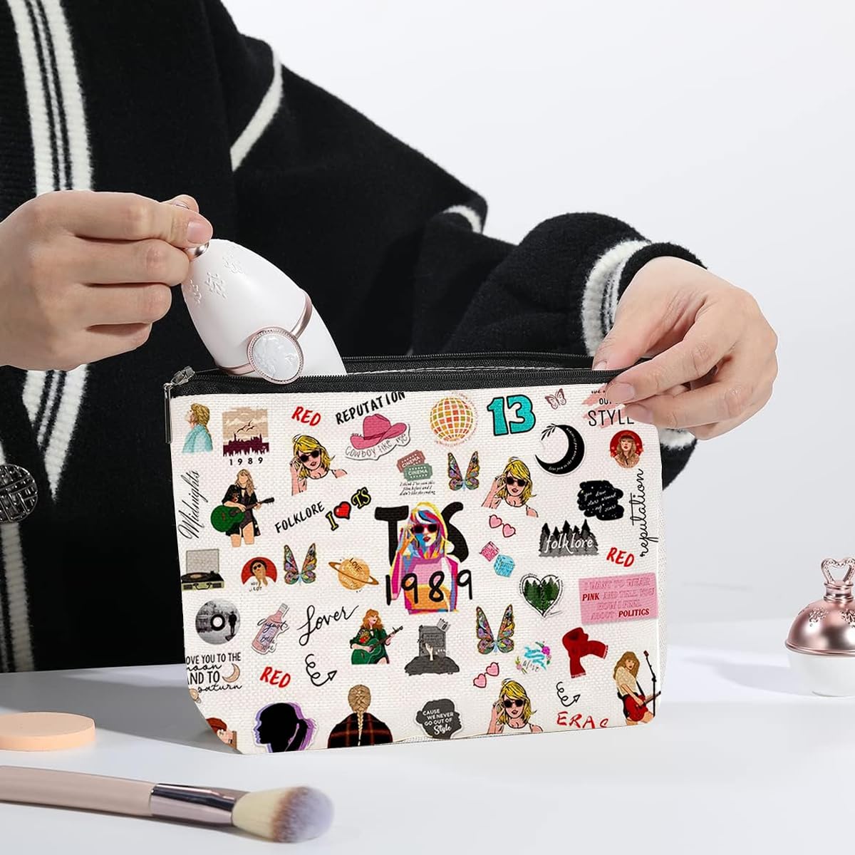 MAYCREATE Makeup Bag for Travel and Daily Use with Linen Fabric and Taylor Print | Stylish Gift for Women and Girls